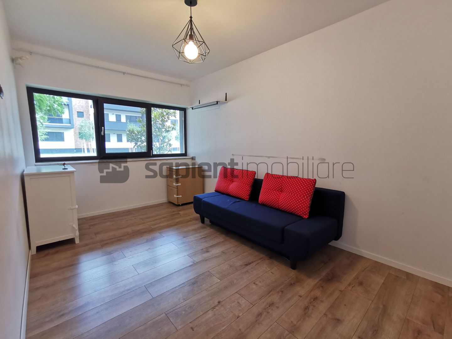 De închiriat apartament cu 3 camere, în Milano 5, Nufărul - Poză 5