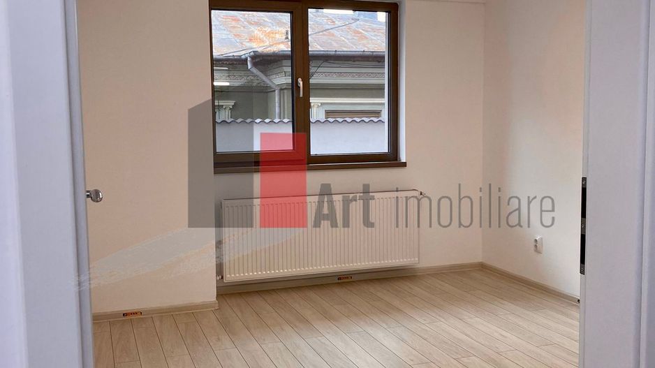 3 camere bloc nou Jiului - Poză 23