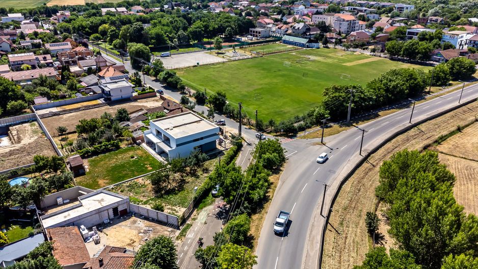 Vila spatioasa in subcetate, proprietate premium - Poză 1