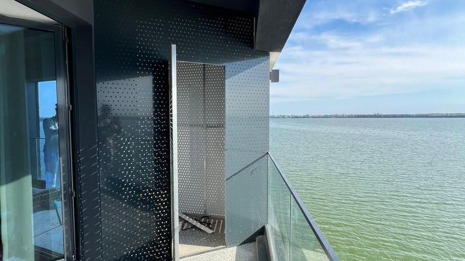 Apartament 2 camere Mamaia | Vedere frontală la lac | mobilat modern - Poză 16