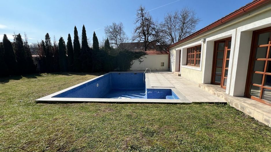 Casa saseasca CRISTIAN,amenajata LUX,pt turism,piscina,curte - Poză 3