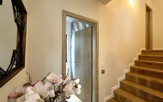 Apartament 3 camere in imobil tip vila, 79 mp, garaj, curte comuna, Gruia - Poză 15