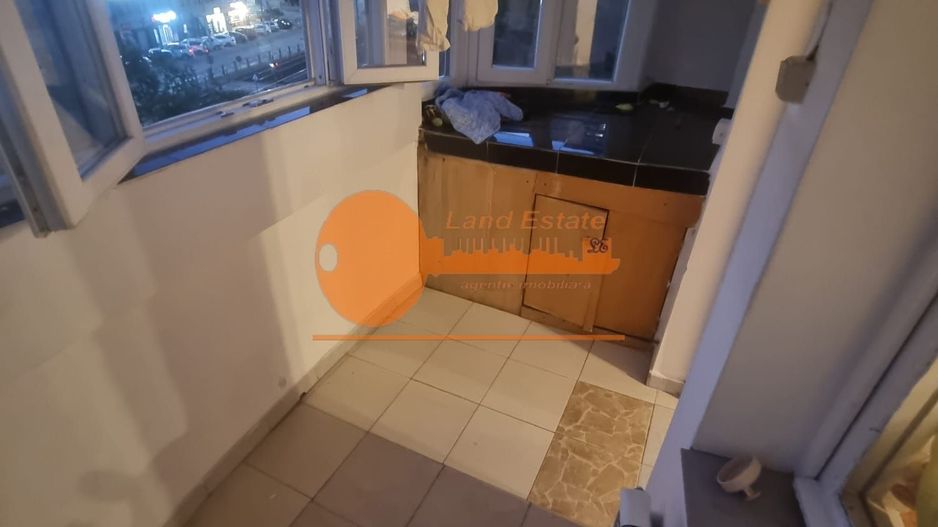 Apartament cu 3 camere in zona Crangasi - Poză 5