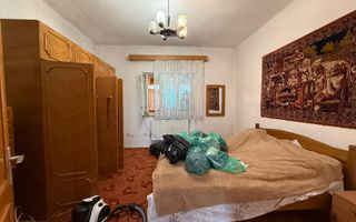Casă 3 Camere | Curte 400 MP | Zonă Centrală - Poză 4