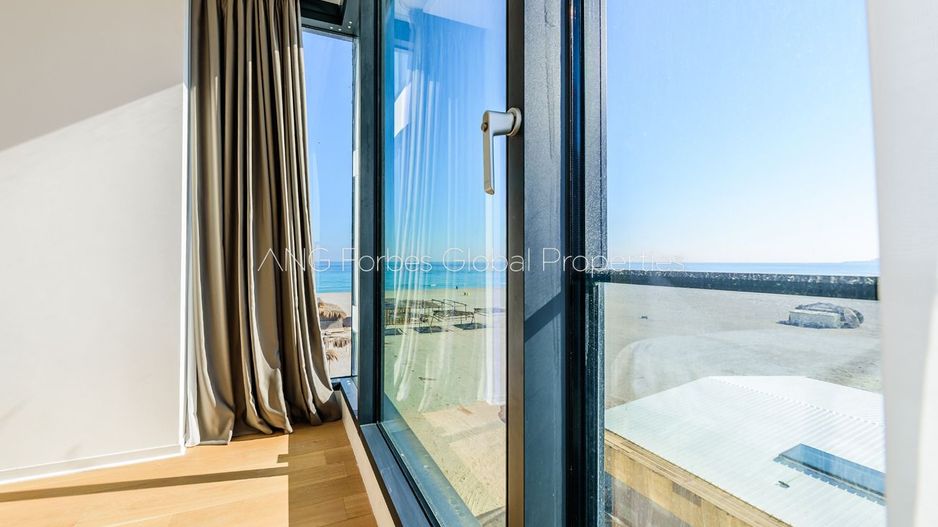 Apartamentul de la Malul Mării – Eleganță Contemporană în Inima Stațiunii - Poză 16