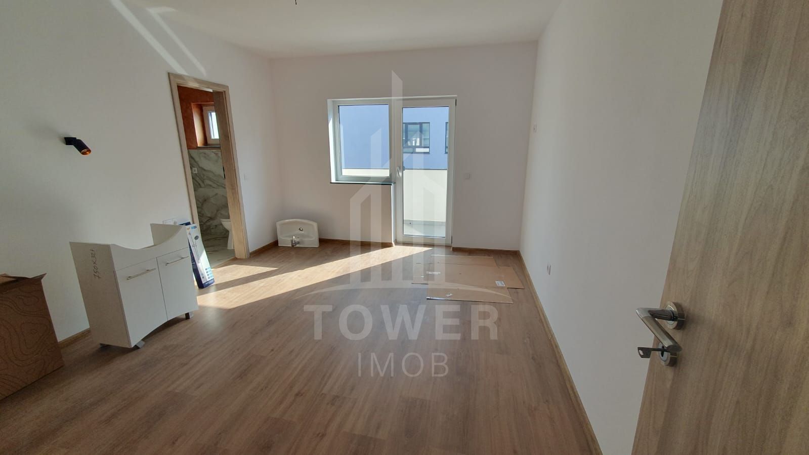 Apartament  4 camere de vanzare . - Poză 5