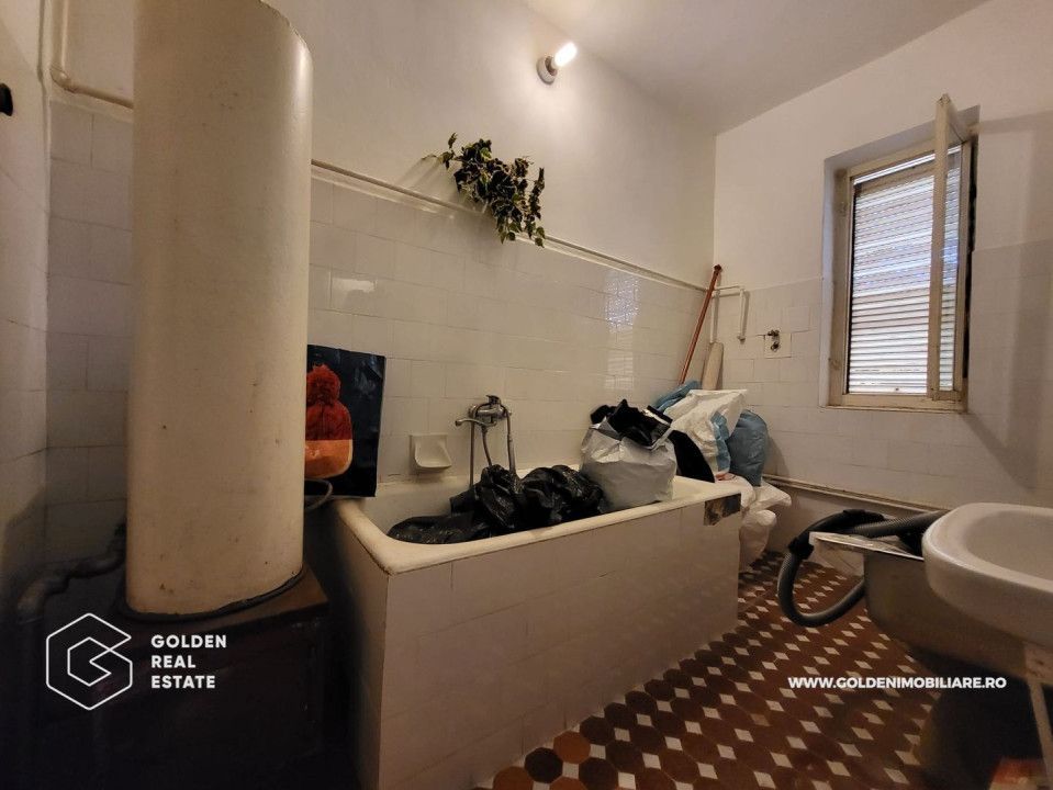 Casa mare, 3 corpuri de cladire, sat Lalasint - Poză 6