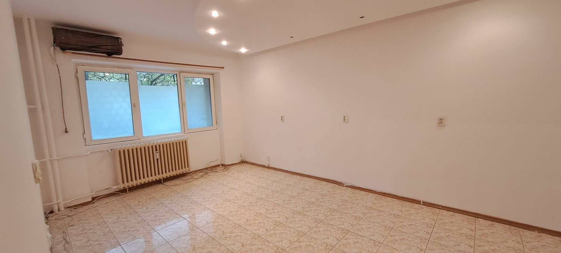 Apartament 3 camere Pantelimon, bloc reabilitat, statii stb si metrou - Poză 6