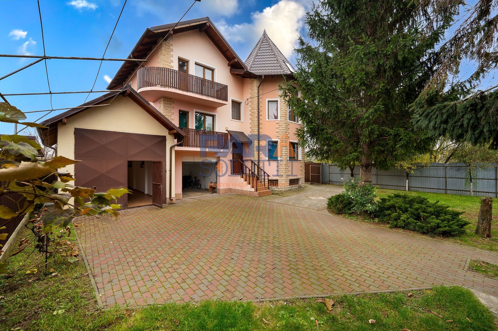 Vilă cu 6 dormitoare, 2 garaje, anexe multiple - 2076 mp teren - Poză 1