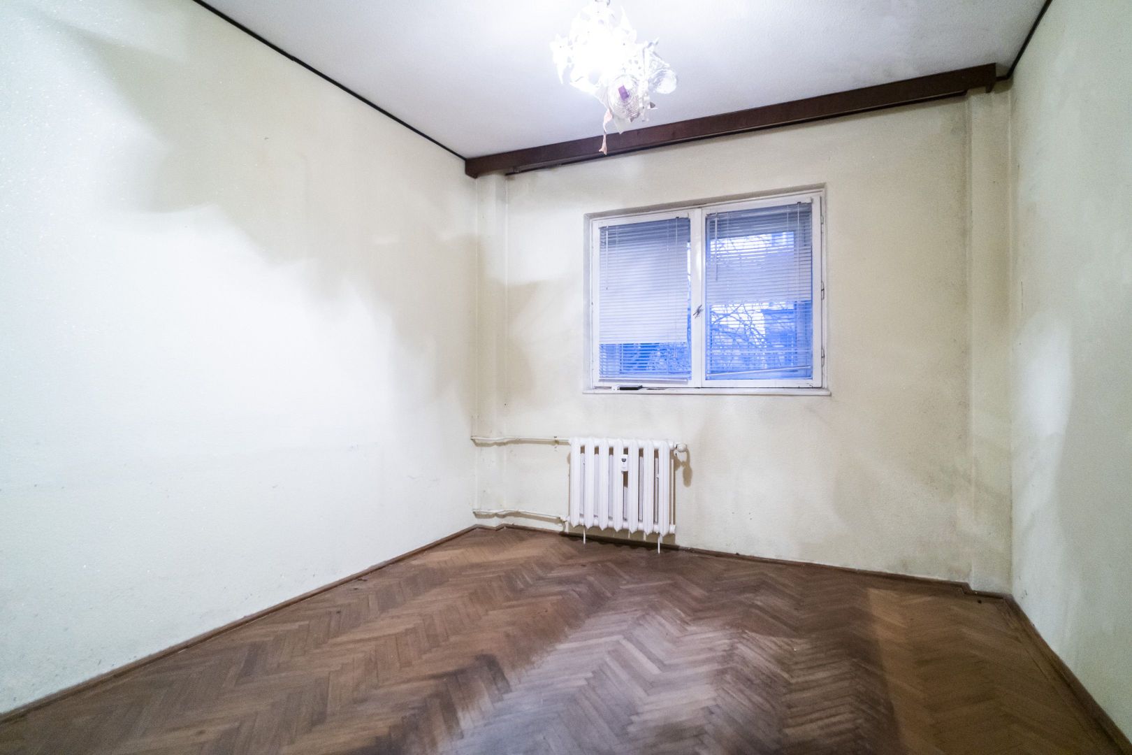Drumul Taberei 3 camere, 4/10, bloc stradal, c-tie 1980, bucatarie mare, 2 bai - Poză 6