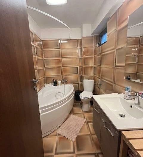 Casa 4 camere cu terasa si loc de parcare subteran - Poză 12