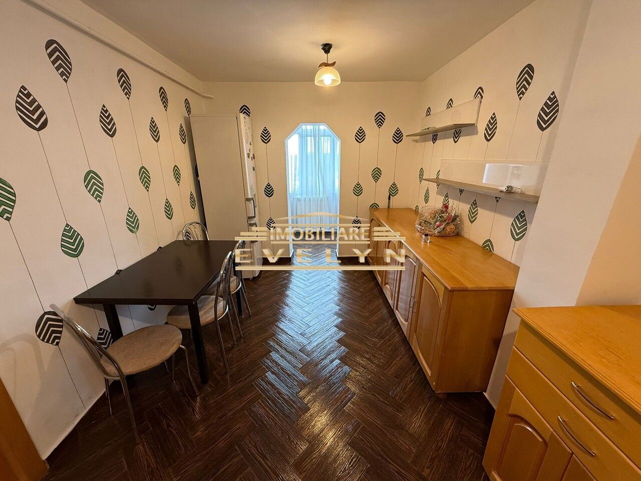 Apartament 2 camere, decomandat – Zona Donici - Poză 4