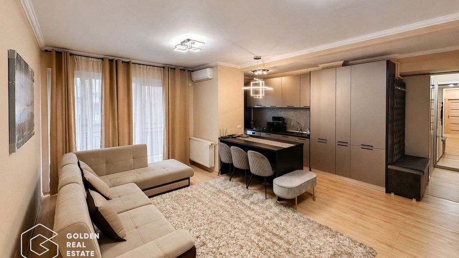 Apartament superb, BERMO, 2 camere, etaj 1, totul nou, centrala proprie, balcon - Poză 1