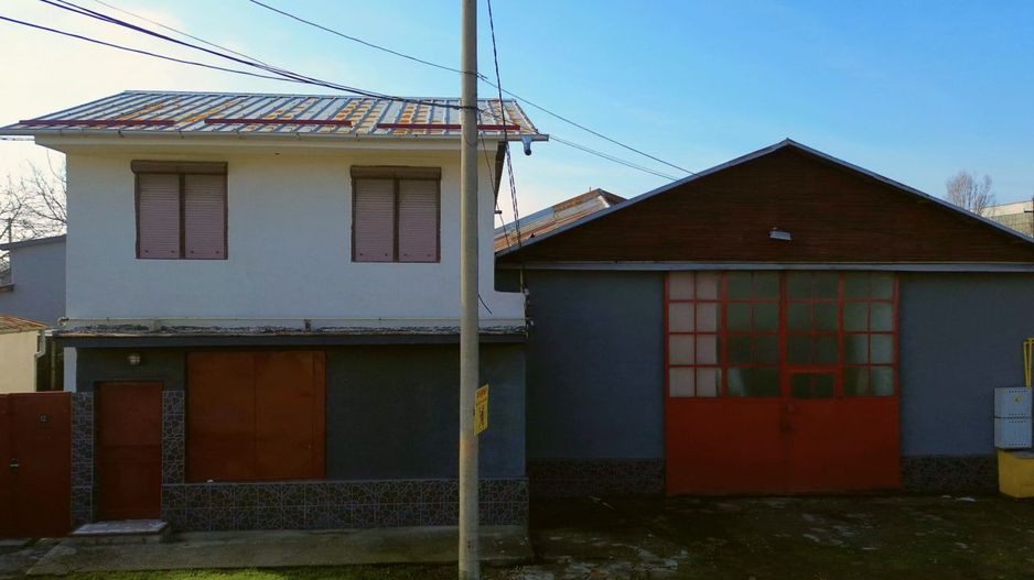 4 spatii comerciale + Vila /chiriasi /depozitare, teren 1401 mp, acces DN1 - Poză 2