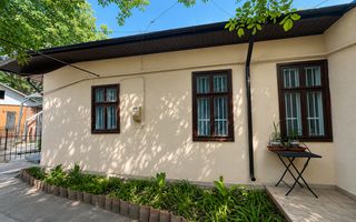 Vânzare, apartament la sol, strada Cojocarilor, Centru - Poză 1