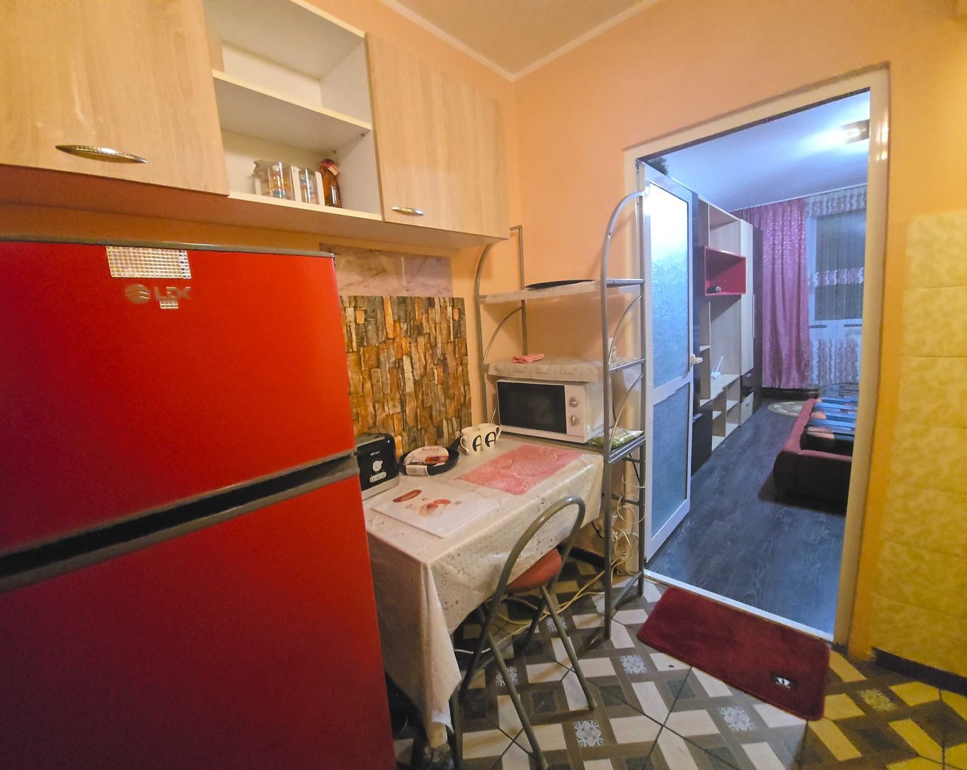 Garsoniera recent renovata,zona centrala,et.1,Tig 1 - Poză 4