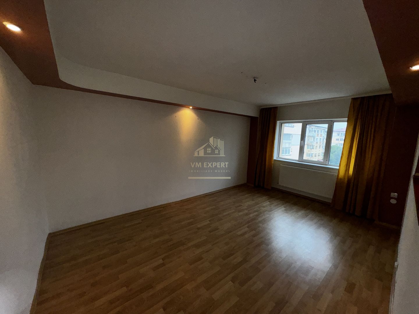 APARTAMENT CAMPULUNG TIP PENTHOUSE, 5 CAMERE GRUI - Poză 4