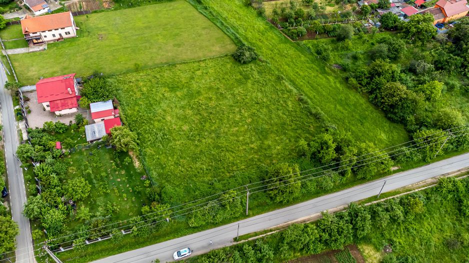 Teren intravilan de vânzare 1921 mp în Ghioroc - Poză 2