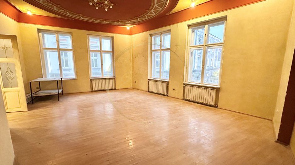 OCAZIE | Spațiu Comercial  - Piața Libertăți - Poză 1