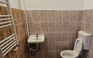 De închiriat imobil parter comercial + etaj locuit + curte cu 7 locuri de parcare, Strada Ciric - Poză 1