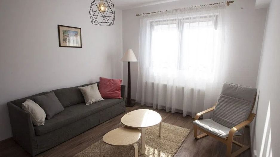 AP. 2 CAMERE- OBOR, CENTRALA, BUCATARIE INCHISA, PARCARE, CURTE - Poză 1