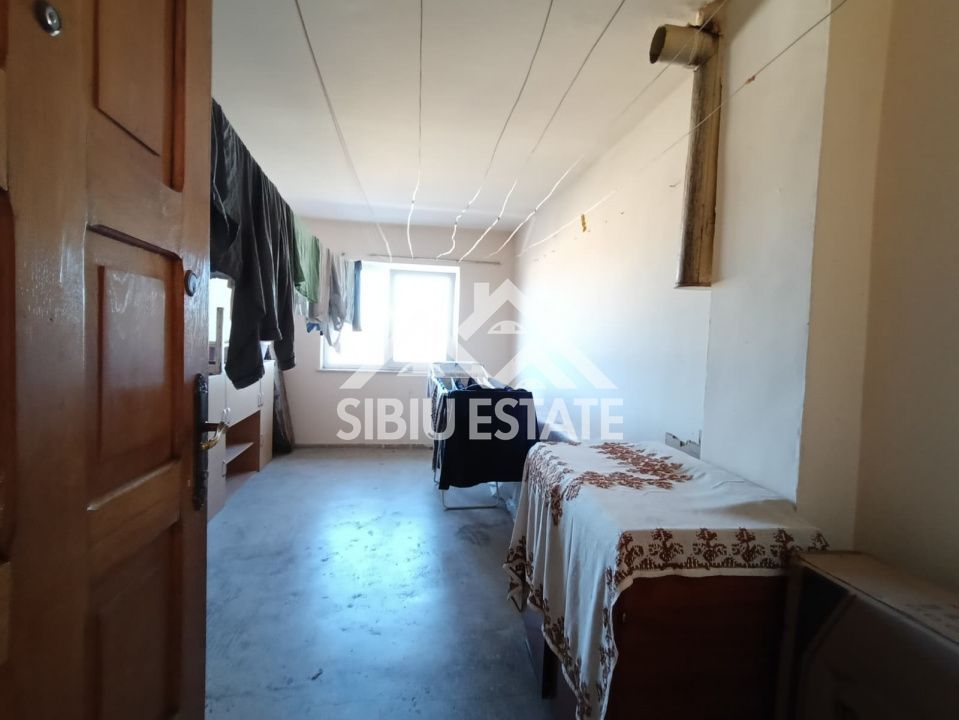 Apartament de vanzare cu 3 camere, decomandat -55 mp. balcon, pivnita - Poză 15