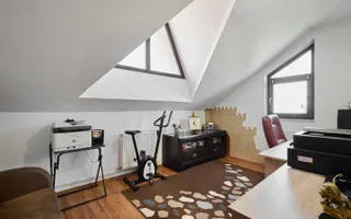 Casa + 305 mp terem curte proprie in zona rezidentiala Gavana - Poză 19