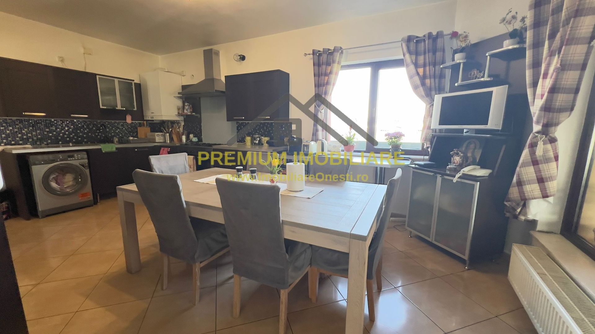 Casa de vanzare - la cheie - Teren 2673 mp - Poză 9