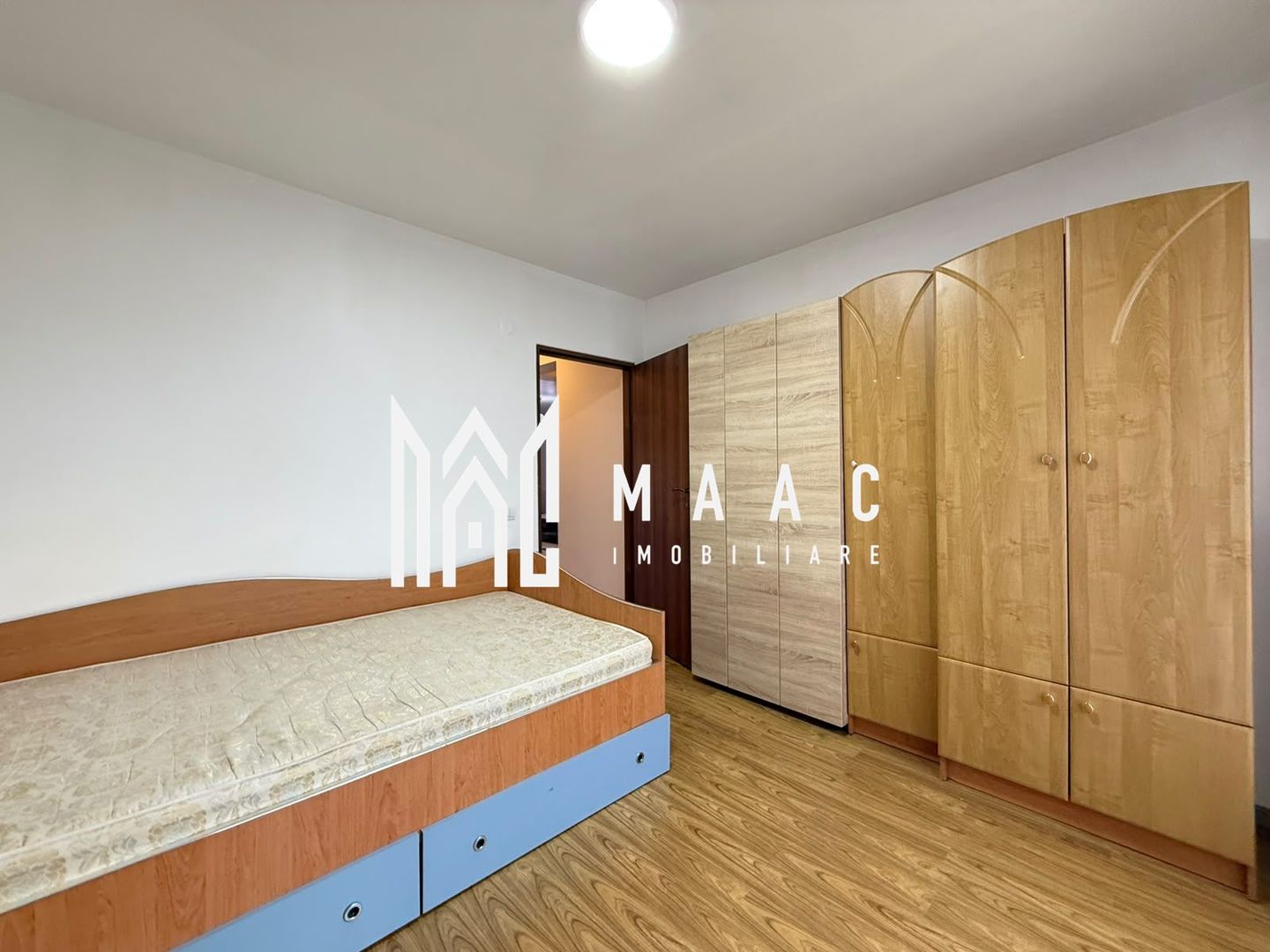 Apartament 3 camere | Etaj 2 | Decomandat | Terasa | Parcare - Poză 16