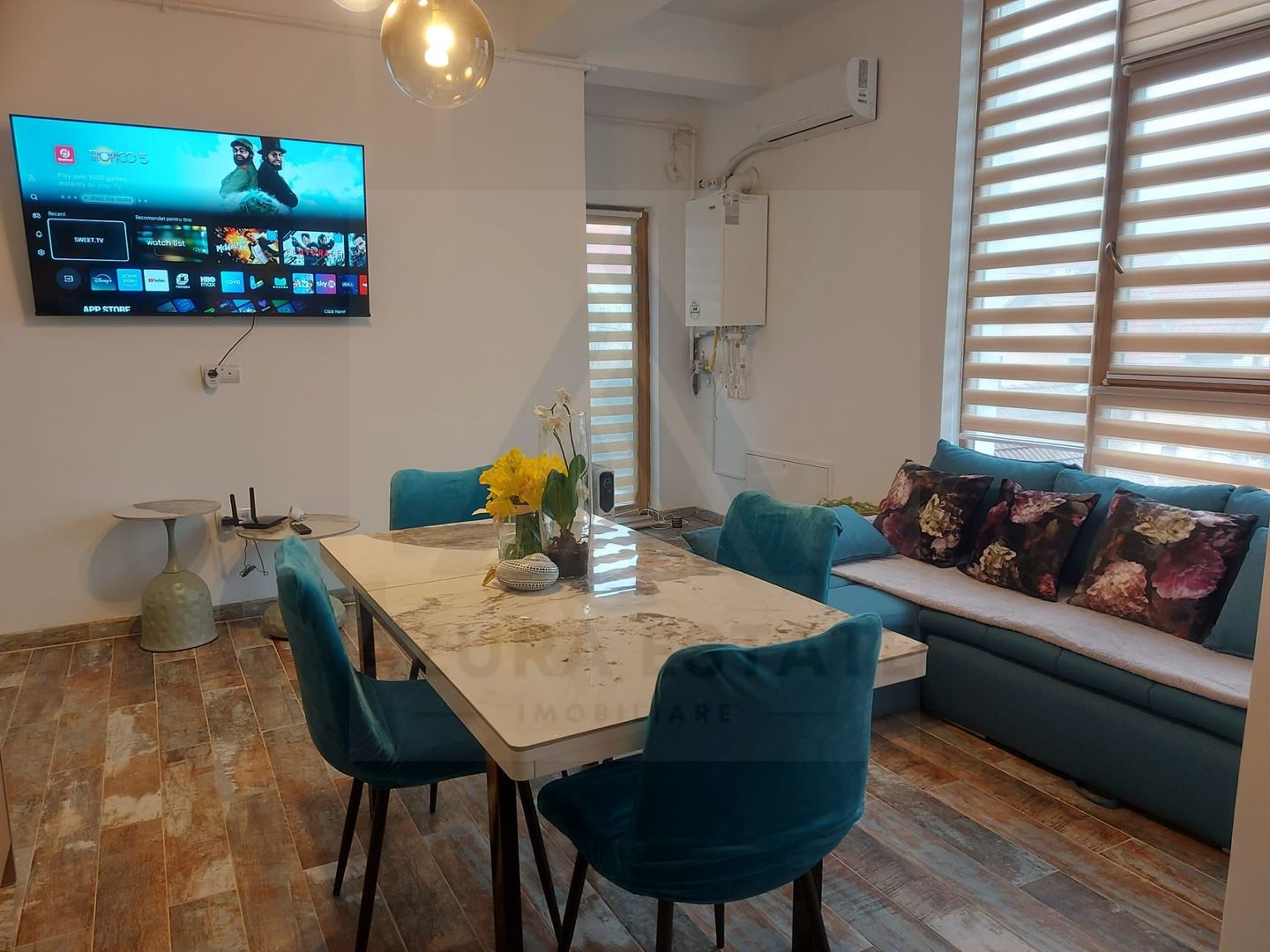 Apartament modern 3 camere 70 mp utili parcare privata zona Selimbar - Poză 1