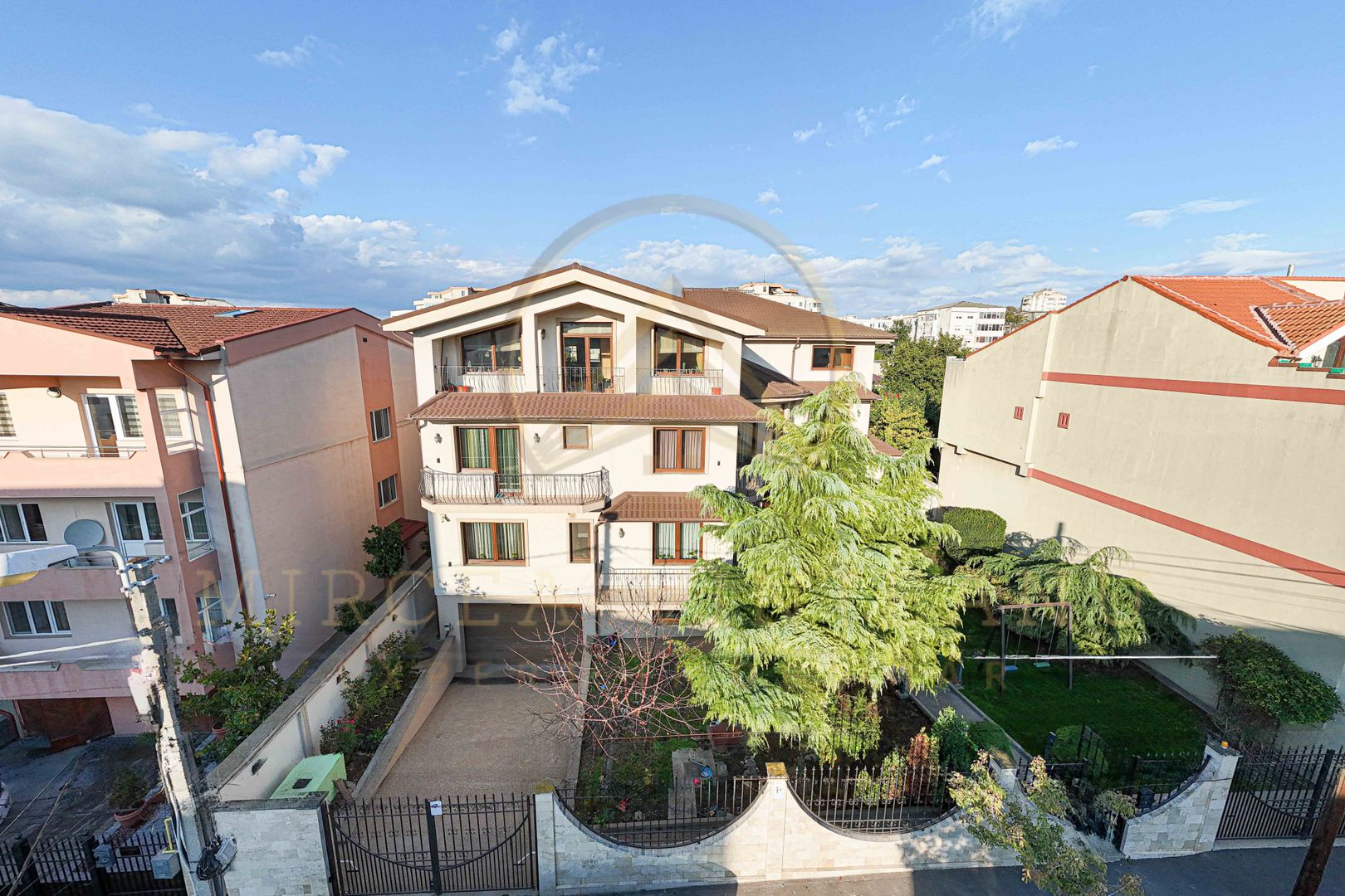 DACIA - Vila D+P+1E+M, teren 780 mp, deschidere 24 ml. - Poză 99