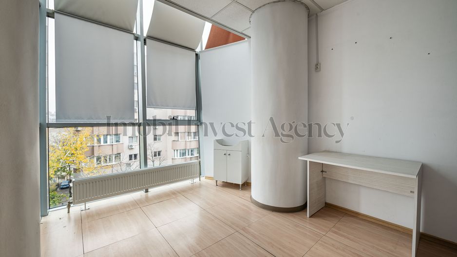 Cladire de birouri Vitan pretabilă pentru diverse afaceri. - Poză 9