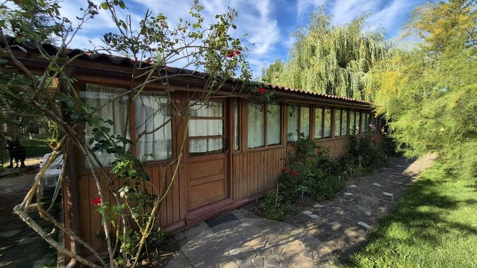 Cabana de lemn cu fundatie 86 mp+ livada pomi fructiferi+teren 847 mp - Poză 2