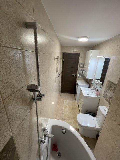 Închiriez apartament 2 camere, Decebal, mobilat, confort lux, parcare - Poză 9