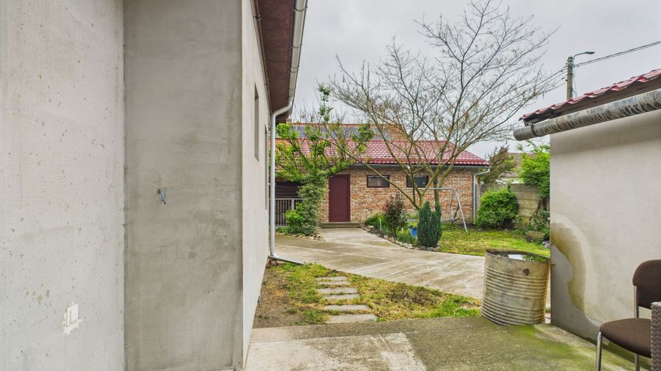 Casă Individuală cu spațiu comercial - Variaș - Poză 34