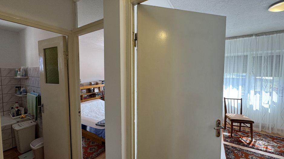 Apartament decomandat cu 3 camere in Florilor, strada Crinului - Poză 16