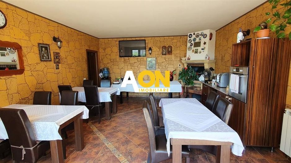 Casa 10 camere, ideala ca pensiune, zona Cetatii Alba Carolina - Poză 18