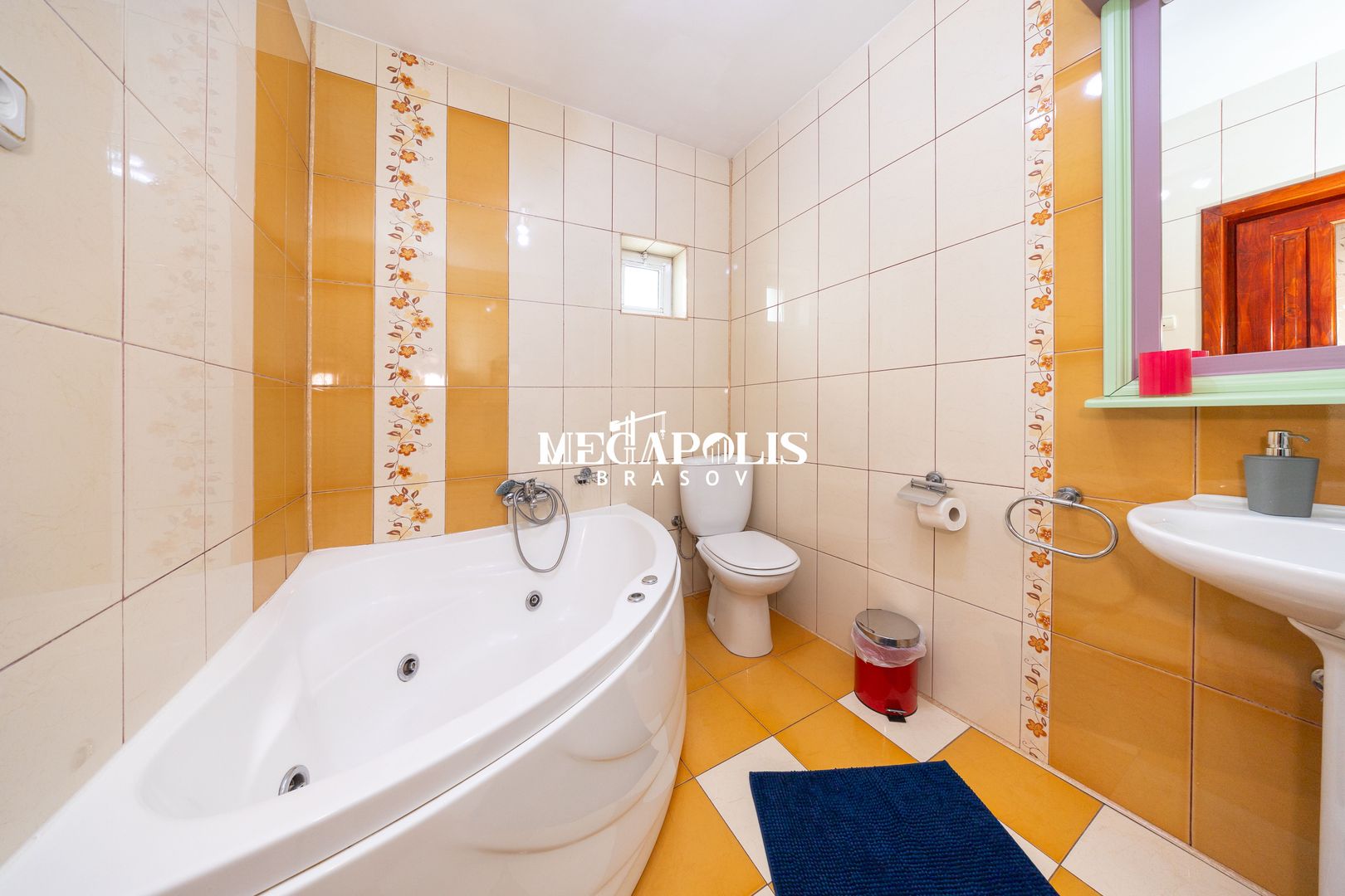 Pensiune de vânzare în Râșnov | 14 camere | 427 mp - Poză 42