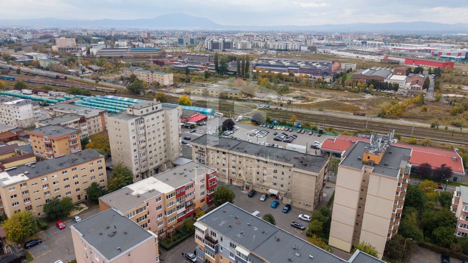 Triaj-Coresi-3 camere+2 bai-70 mp utili NERENOVAT - Poză 11