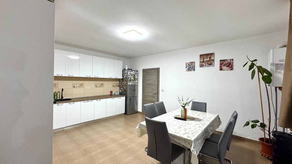 Super Pret - Duplex  4 camere - pozitie excelenta - Utvin  Comision 0% - Poză 7