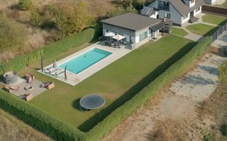 Proprietate Premium cu Două Case și Piscină în Hemeiuș - Poză 1