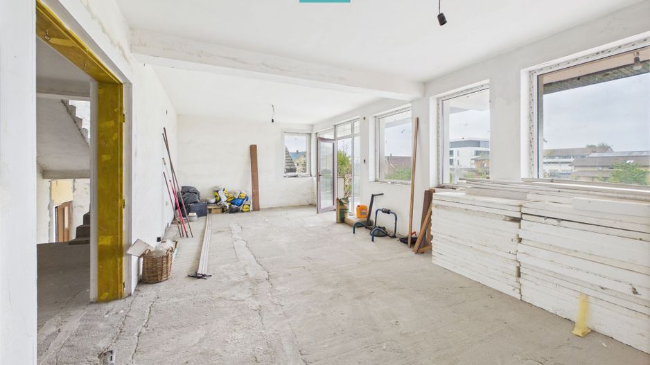 Vilă cu 8 camere în Săcălaz, zonă Centrală - Poză 15