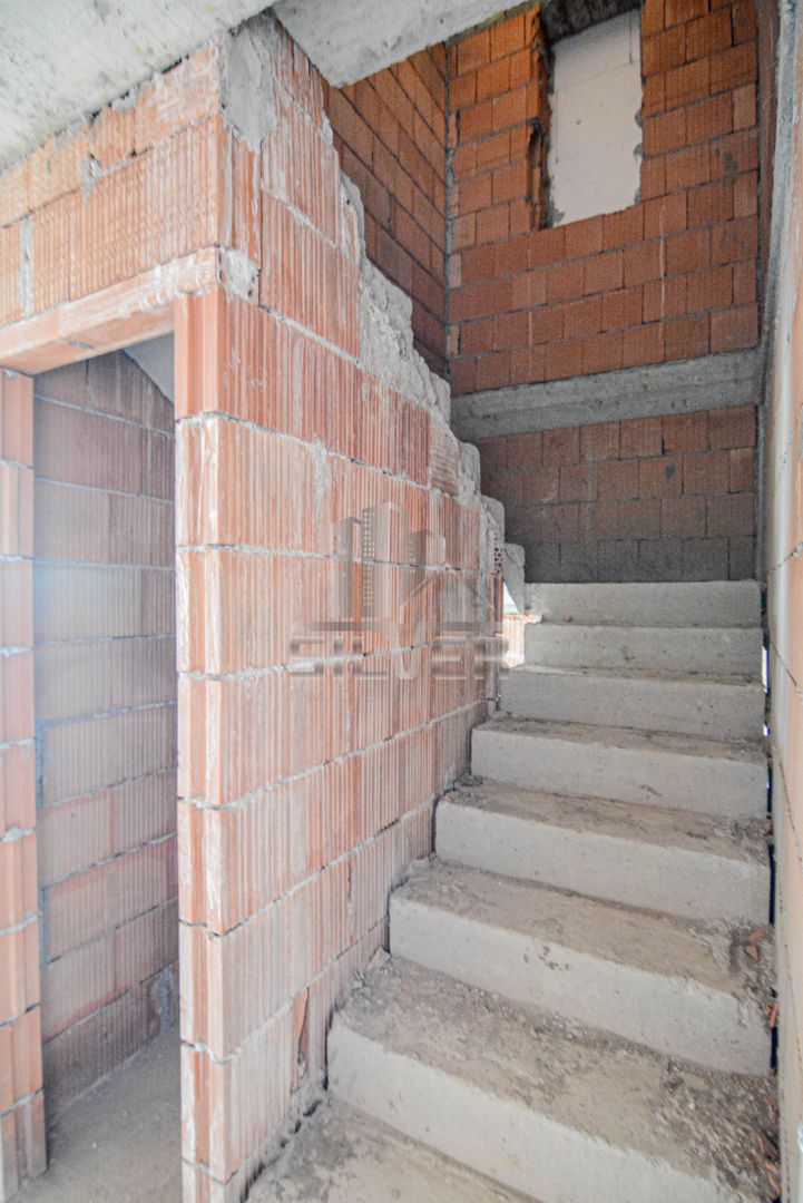 Casa moderna de tip Duplex cu Panorama asupra Clujului in cartier Iris - Poză 11