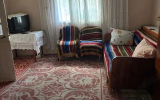 Casă de locuit cu 4 camere de vânzare în centrul satului, comuna Bivolari - Poză 2