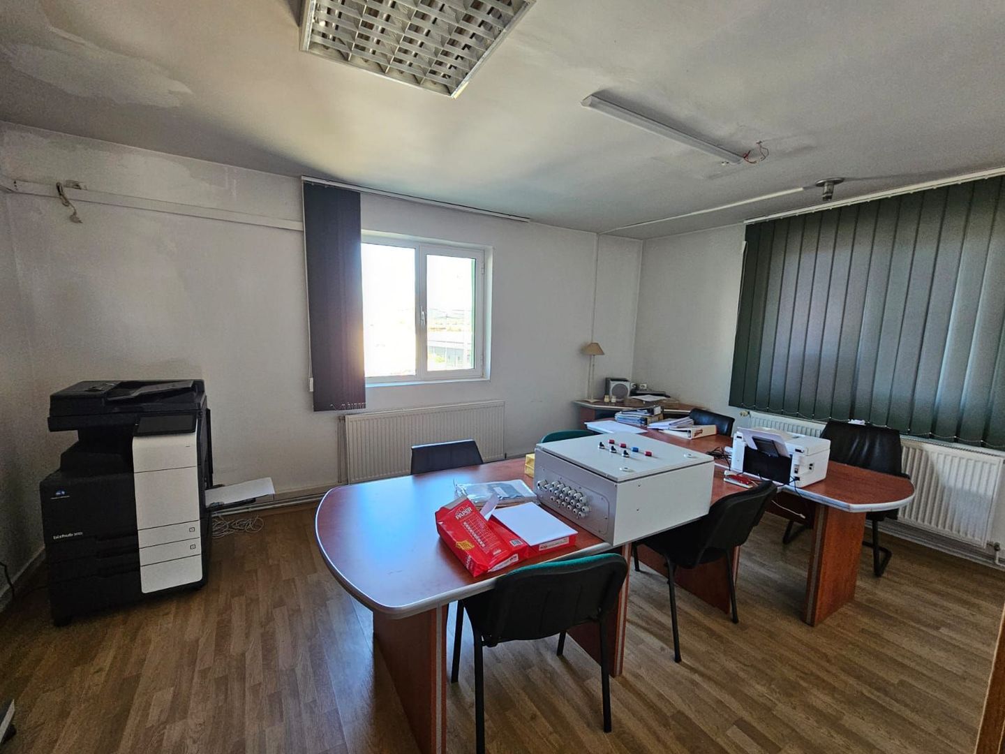 Inchiriere spatii birouri, curte pavata 800 mp, Bascov - Autostrada - Poză 12