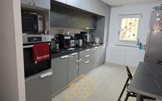 Apartament cu 3 camere in cartierul Rovine - Poză 1