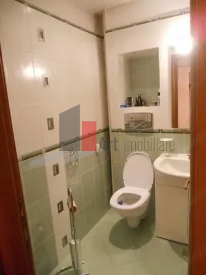 APARTAMENT 4 CAMERE  ULTRACENTRAL. - Poză 5