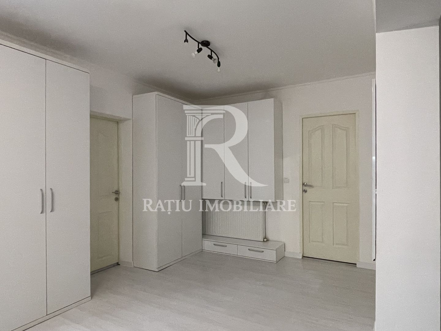 Apartament la casa | 3 Camere | Spitalul Judetean | Oradea - Poză 13