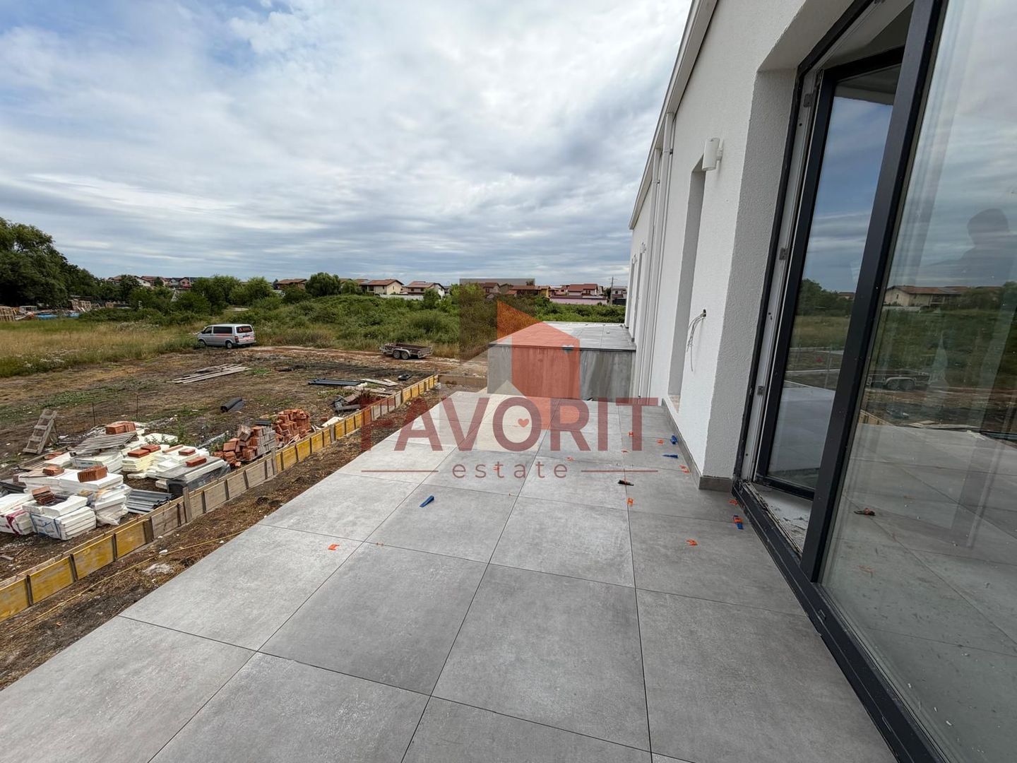 Triplex in Sacalaz |  Finisaje premium | 3 camere | Asfalt | 2 terase - Poză 11