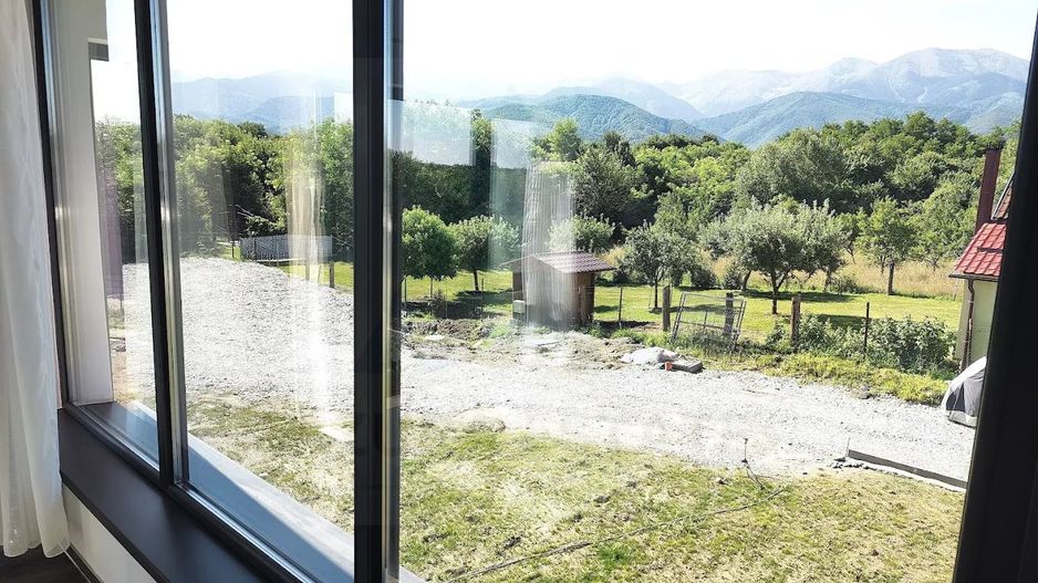 Pensiune 600 mp an 2023 si casa 130 mp teren 4600 mp zona V. Avrigului - Poză 4